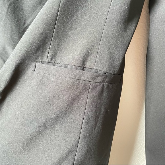 Banana Republic size 2 Black Blazer lightweight - Picture 5 of 7